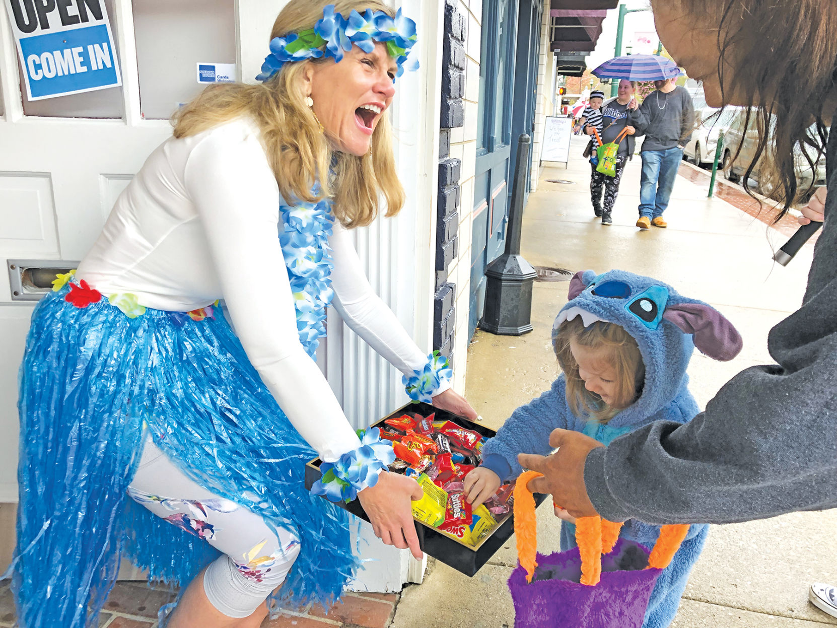Weather fails to scare Spook-Tacular